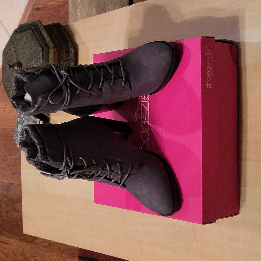 SOFT DK GRAY BOOTIES